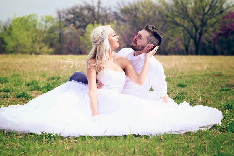 Oklahoma Engagement Pictures Wedding Photography.jpg